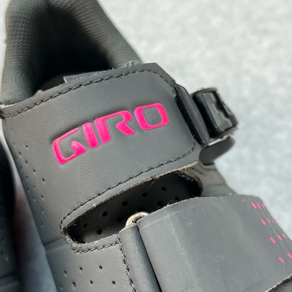 Giro Manta Biking Cycling Shoes Clipless SPD Grey Pink Cleats Women US 8.5 EU 40 - Picture 3 of 16